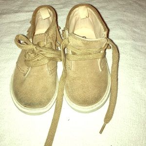 Unisex shoes 👟 brand Gap size #6 toddler